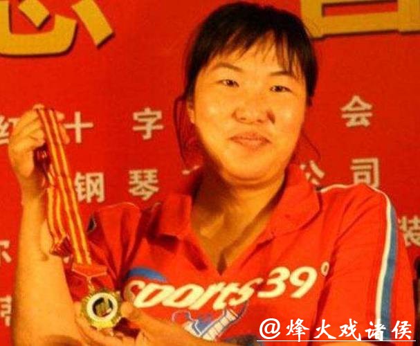田径女神艾冬梅：为国夺得19枚奖牌，退役后靠低价售卖奖牌为生